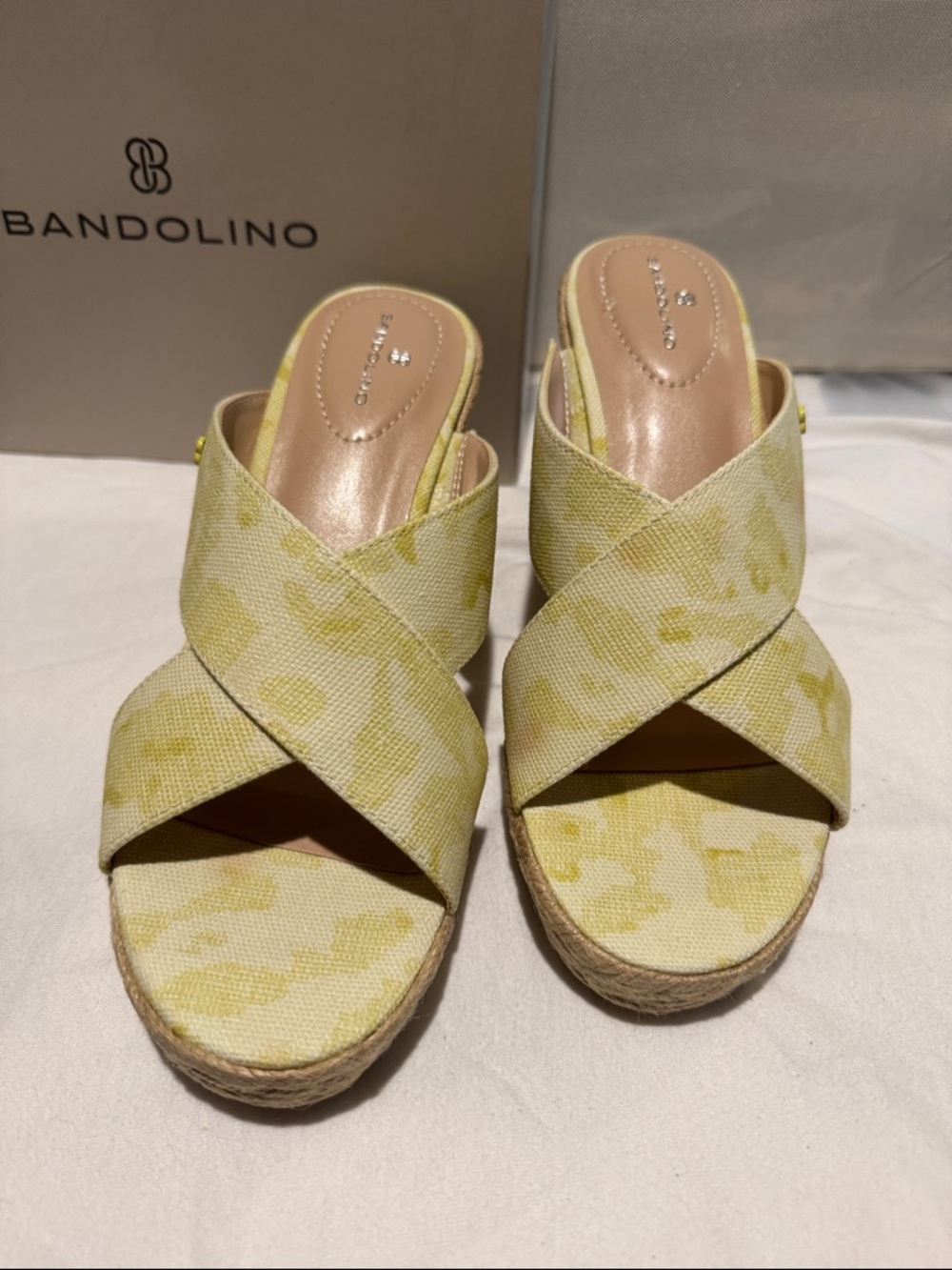 NIB Bandolino wedge sandals size 10.